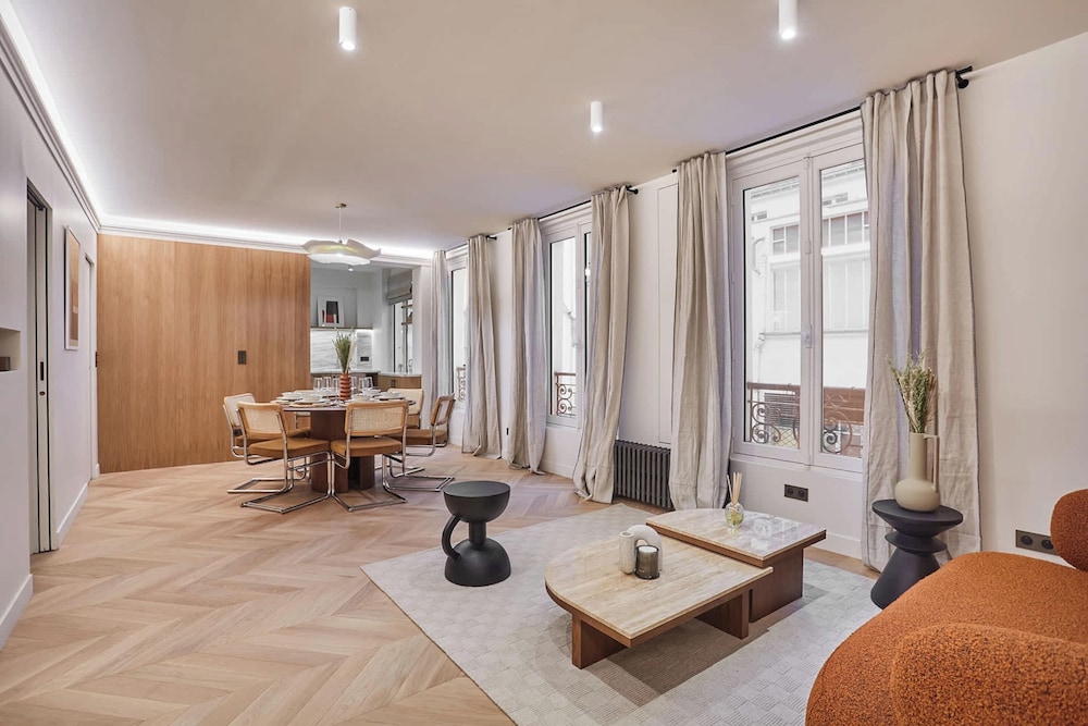 Amazing AC Apartment Center of Paris Le Marais — 4-Star Luxury Hotel in Paris, France