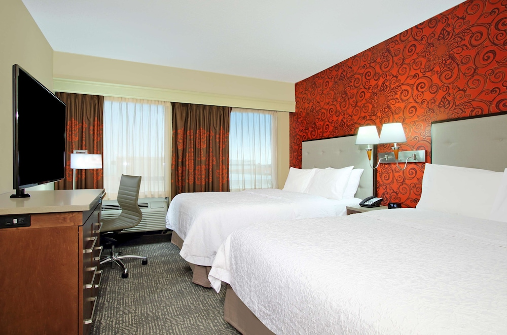 Hampton Inn & Suites Columbus Downtown - photo 29