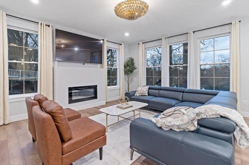 Oakley Gold Std New Construc 4king bed 4ens bthrm in Cincinnati, United States