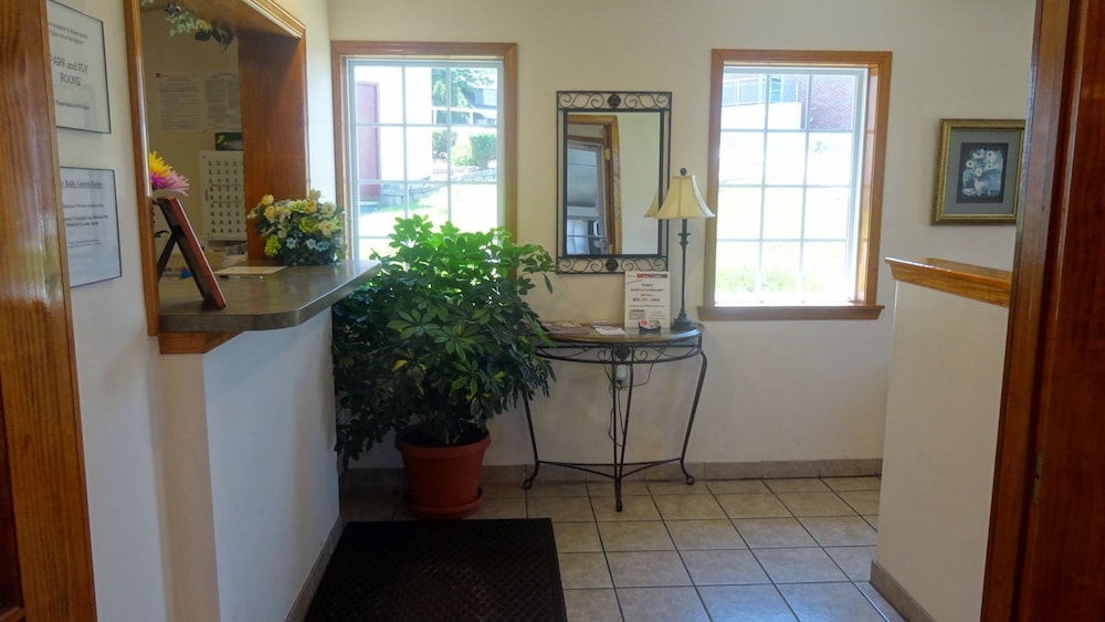 Red Carpet Inn North Syracuse - photo 2