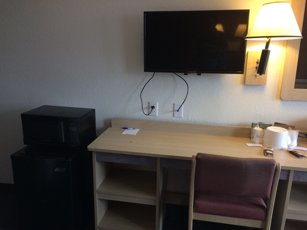 Travelodge by Wyndham Raton - photo 11