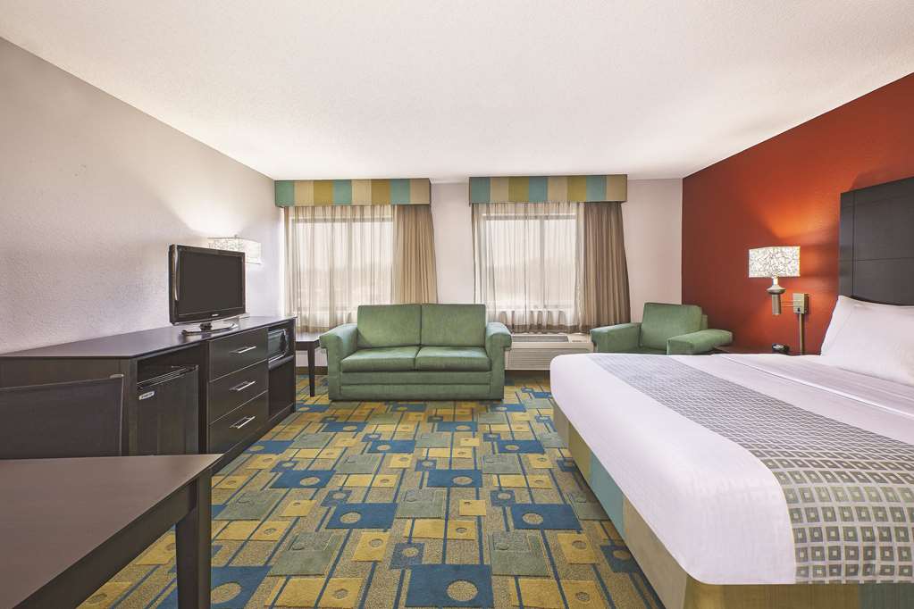 La Quinta Inn by Wyndham Toledo Perrysburg - photo 11