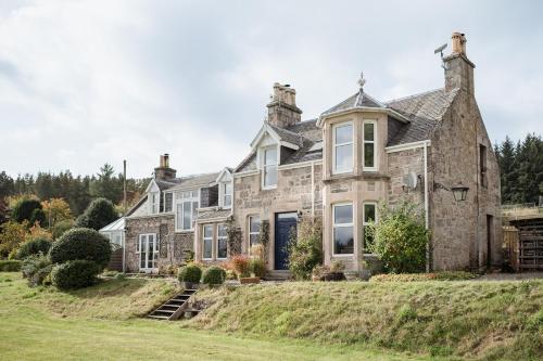 The Larches - carbon neutral hotel in Unknown City