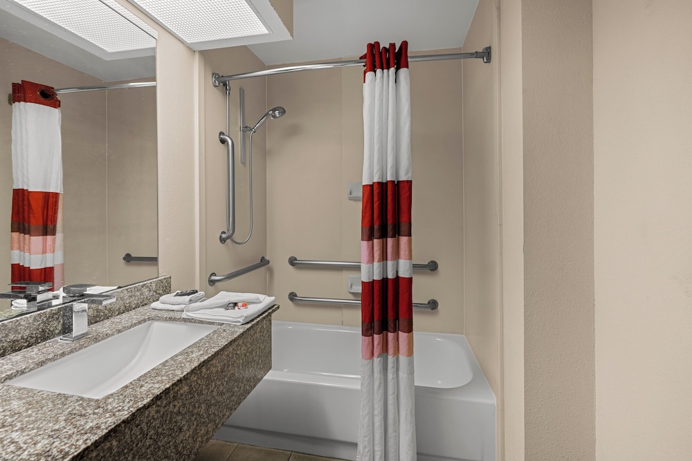 Red Roof Inn & Suites Albany GA - photo 18