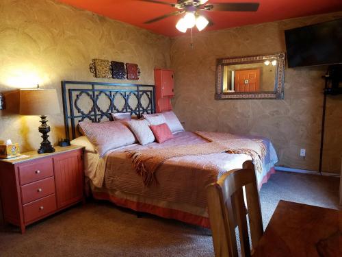 Los Milagros Hotel - photo 20