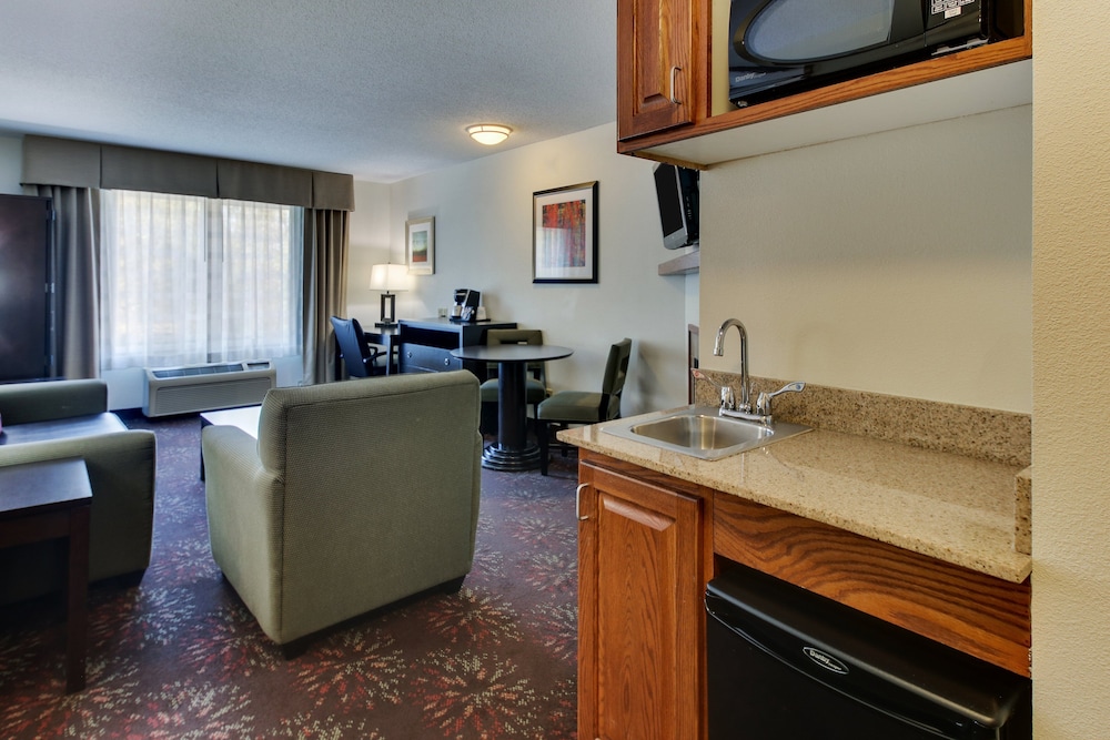 Holiday Inn Express Hotel & Suites Lancaster Lititz by IHG - photo 8