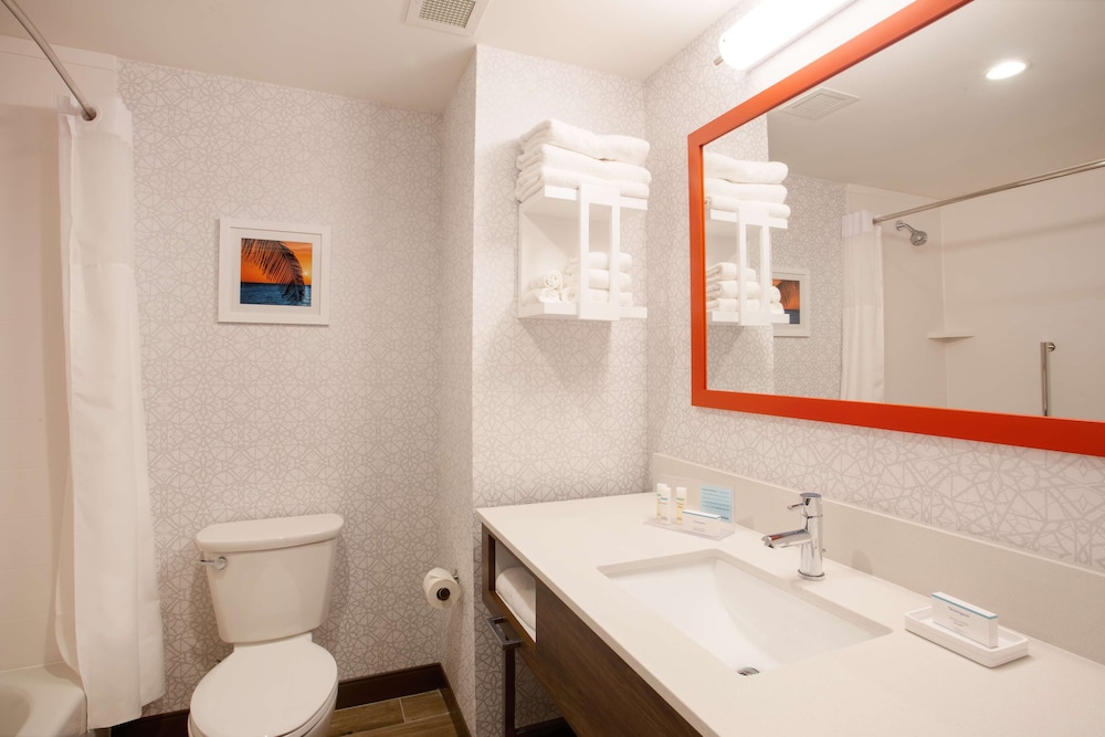 Hampton Inn & Suites North Port - photo 19