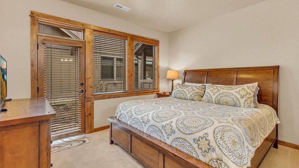 Caldera Cabin 6 — Sunriver — photo 4