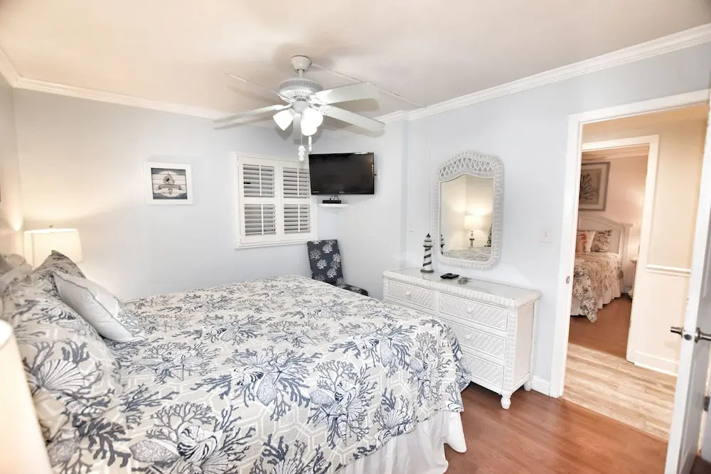 0702 Waters Edge Resort 2 Bedroom Condo by RedAwning - photo 3