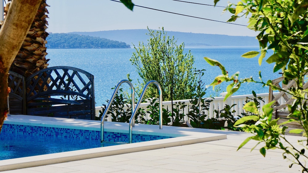 Hotel Bavaria - carbon neutral hotel in Trogir