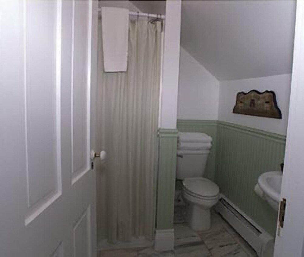 Ardmore Inn - photo 14