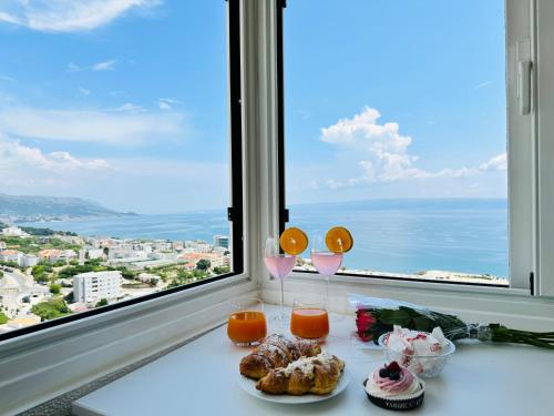 T star 2 bedroom apartment with magnificent beach view — 4-Star Luxury Hotel in Split, Croatia