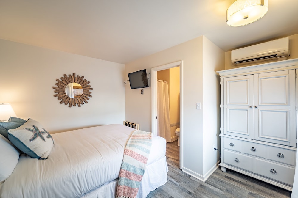 Ocean Glass Inn - photo 25