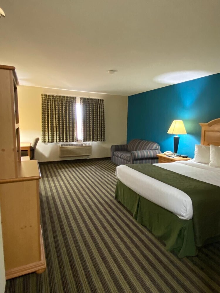 American Inn and Suites - photo 19
