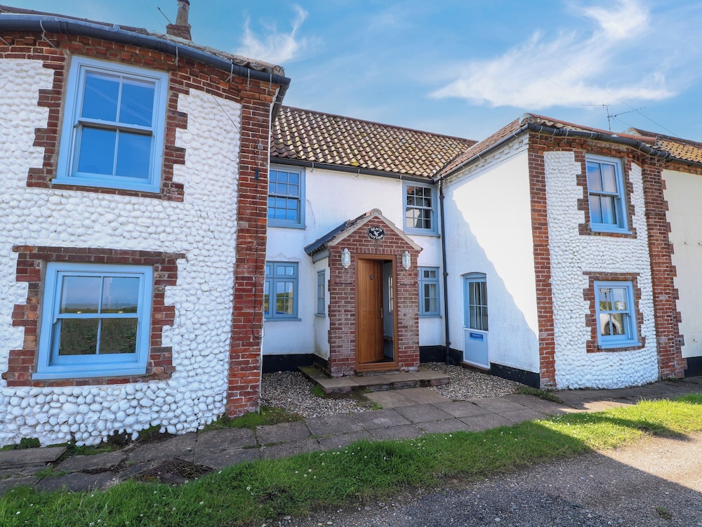 Beach Cottage — 4-Star Luxury Hotel in Holt, United Kingdom