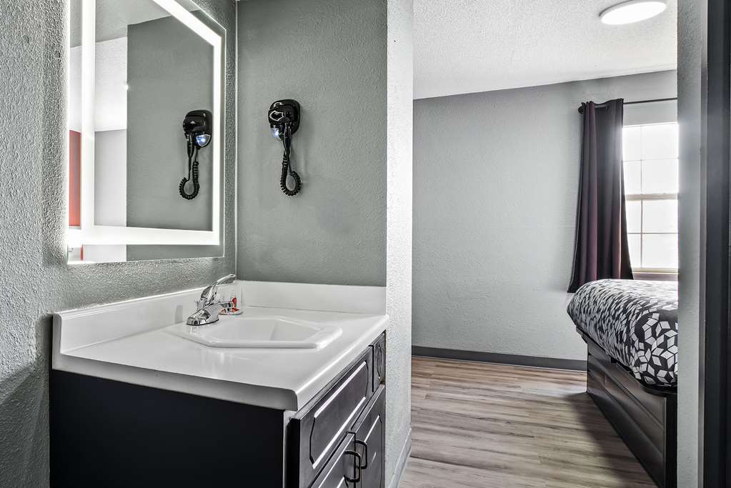Econo lodge Kennett - photo 35