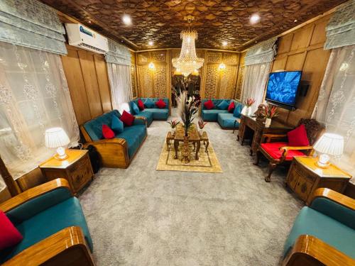 Shabistan Premium Houseboats — 5-Star Luxury Hotel in Srinagar, India