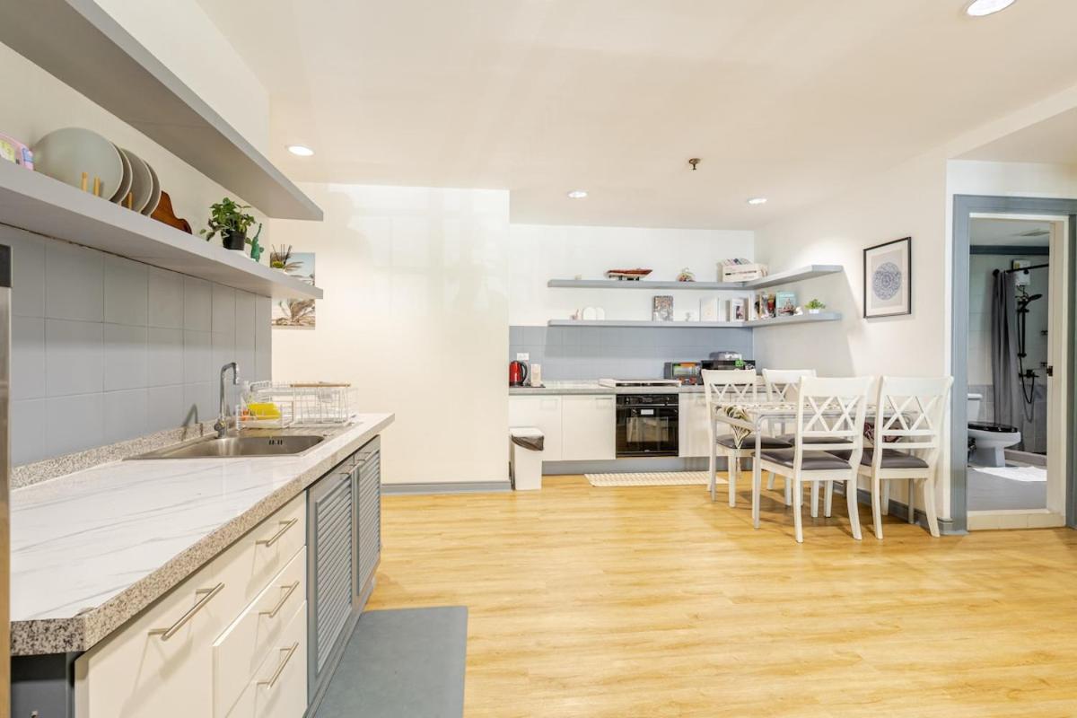 Cozy 2br Apt in Central Bangkok 5 Mins Bts 110 Sqm by Mattco