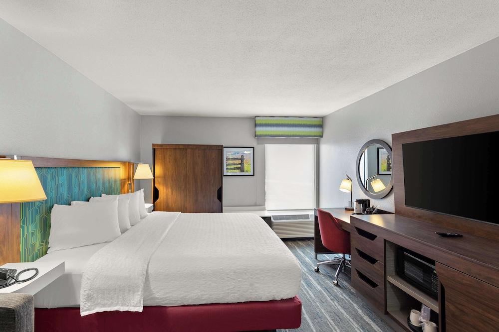 Hampton Inn Bridgeport Clarksburg - photo 13