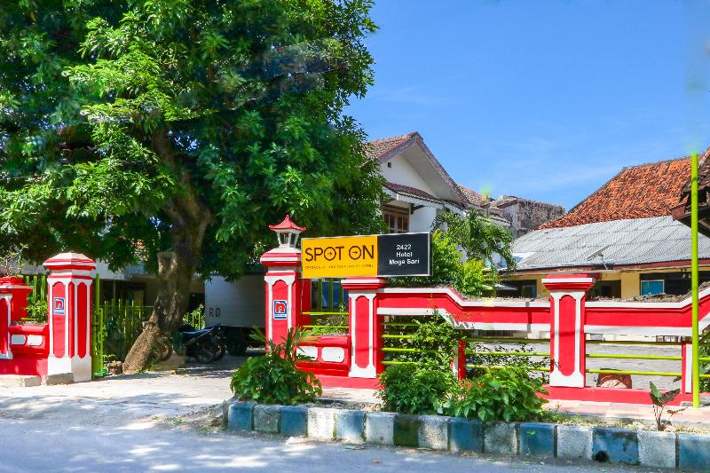 Spot On 2422 Hotel Moga Sari — hotel in Situbondo