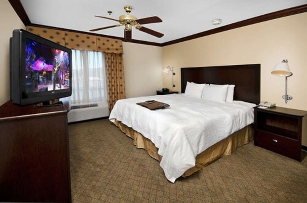 Hampton Inn Asheboro - photo 15
