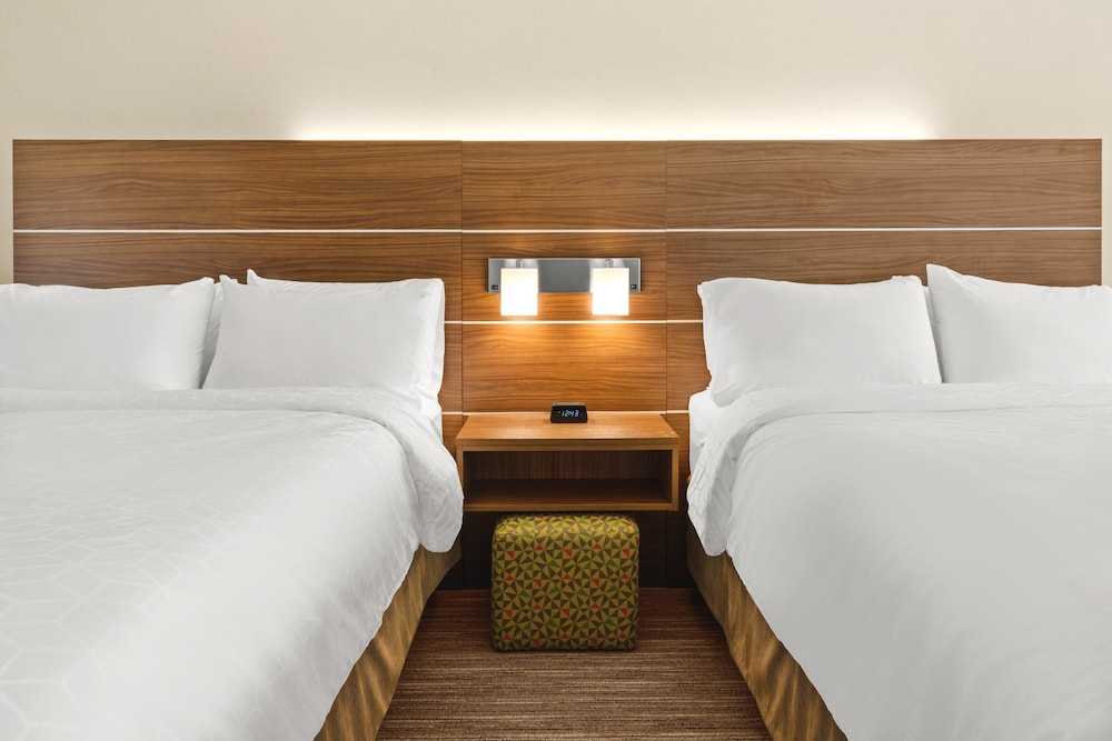 Holiday Inn Express & Suites Willows by IHG - photo 11