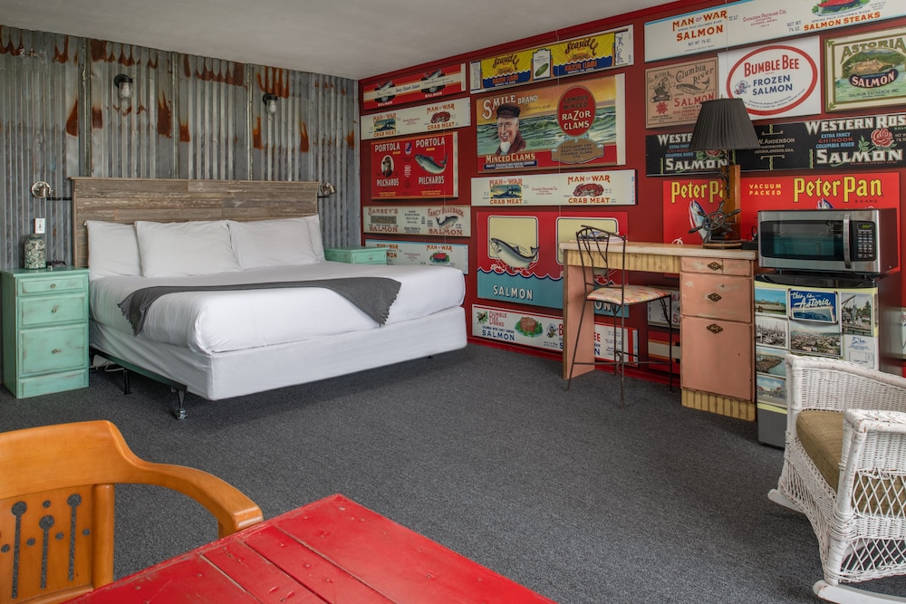 Astoria Riverwalk Inn - photo 9