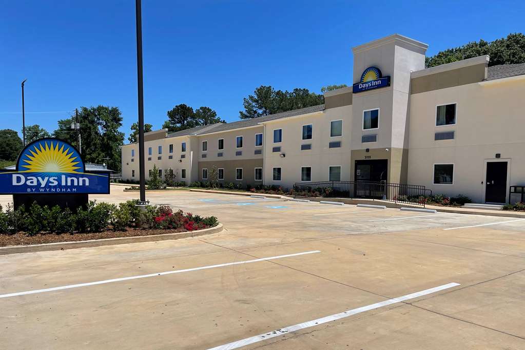 Days Inn by Wyndham Zachary LA in Zachary, United States