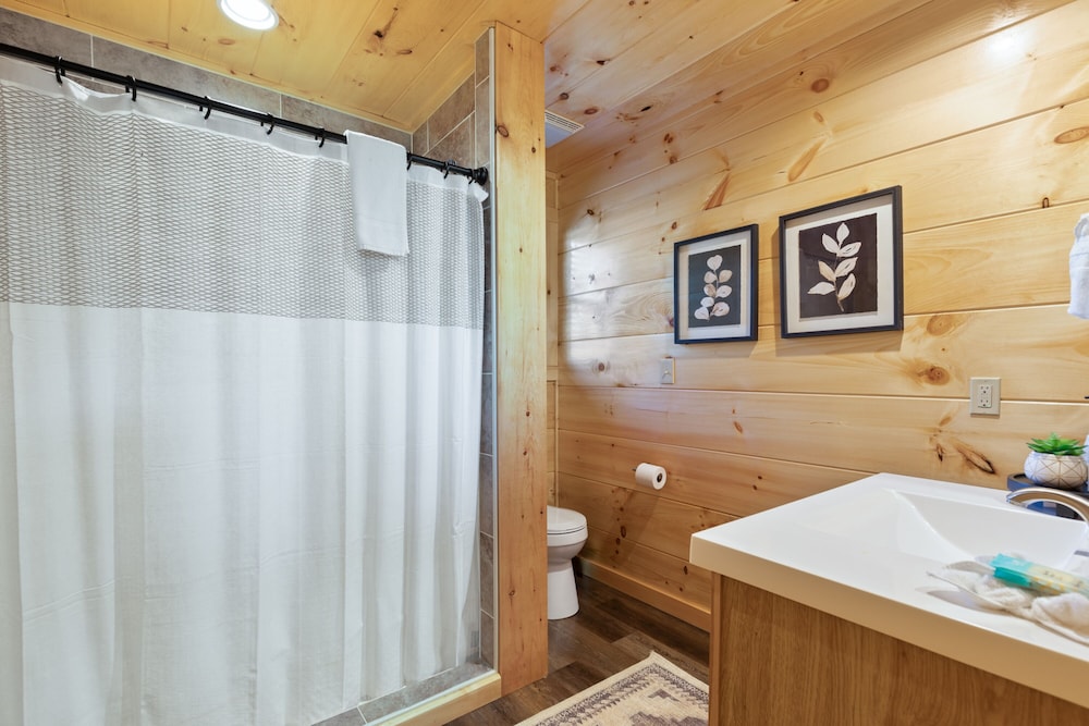 Parkway Paradise w Private Hot Tub - photo 36