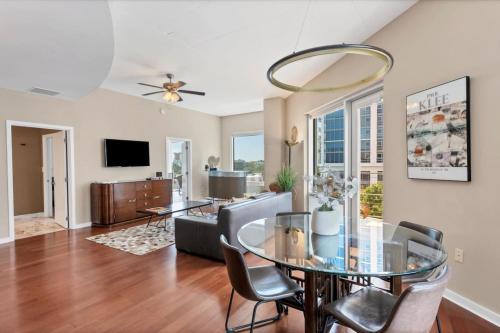 Beautiful Downtown Condo 1 Bed 1 Bath — 4-Star Luxury Hotel in Orlando, United States