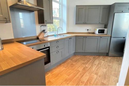 Clitheroe Town Centre Modern 2 Bed Apartment — 4-Star Luxury Hotel in Clitheroe, United Kingdom