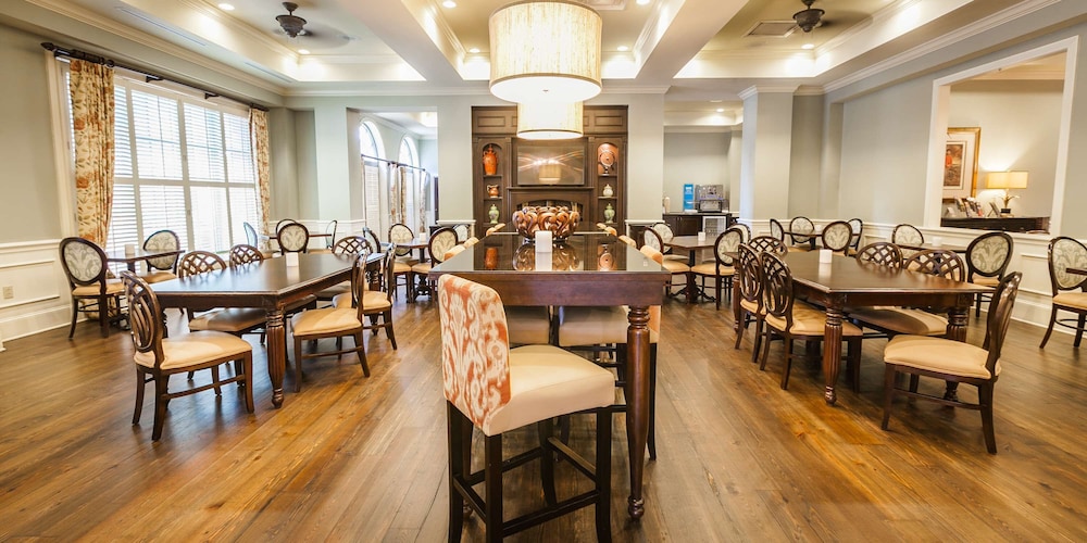 Hampton Inn and Suites Savannah Historic District - photo 59