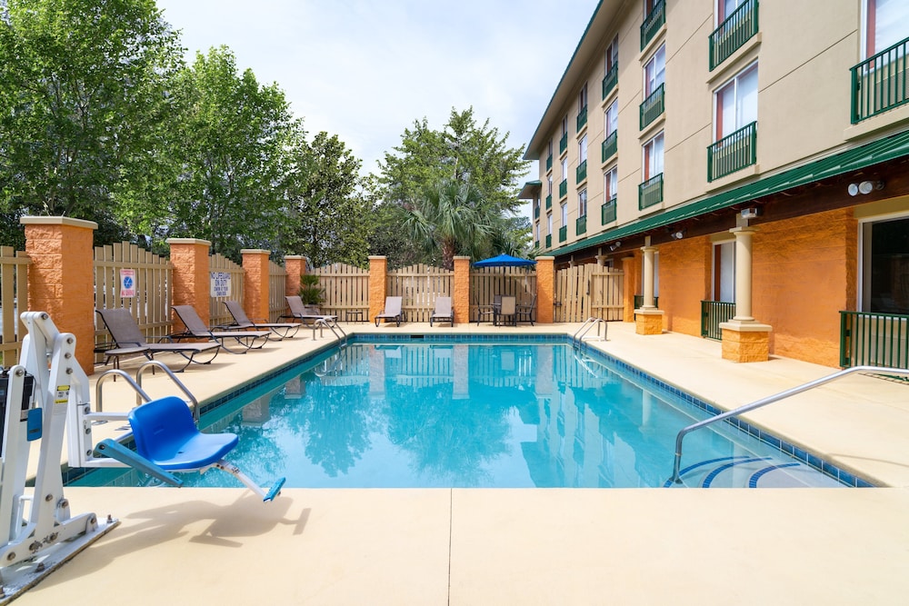 Holiday Inn Express Bluffton at Hilton Head Area by IHG - photo 27