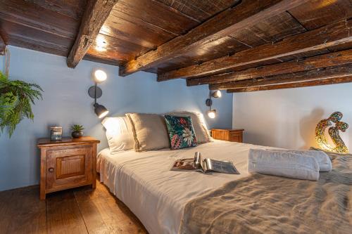 Demetra Little Loft a Trastevere — 4-Star Luxury Hotel in Rome, Italy
