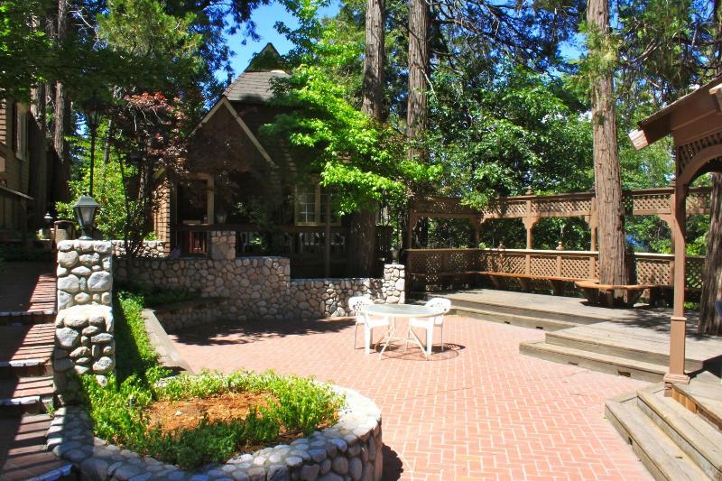 Saddleback Inn at Lake Arrowhead - photo 4