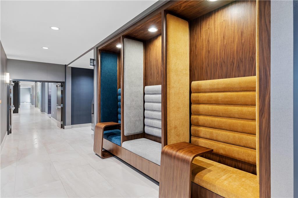La Quinta Inn & Suites by Wyndham La Habra - photo 19