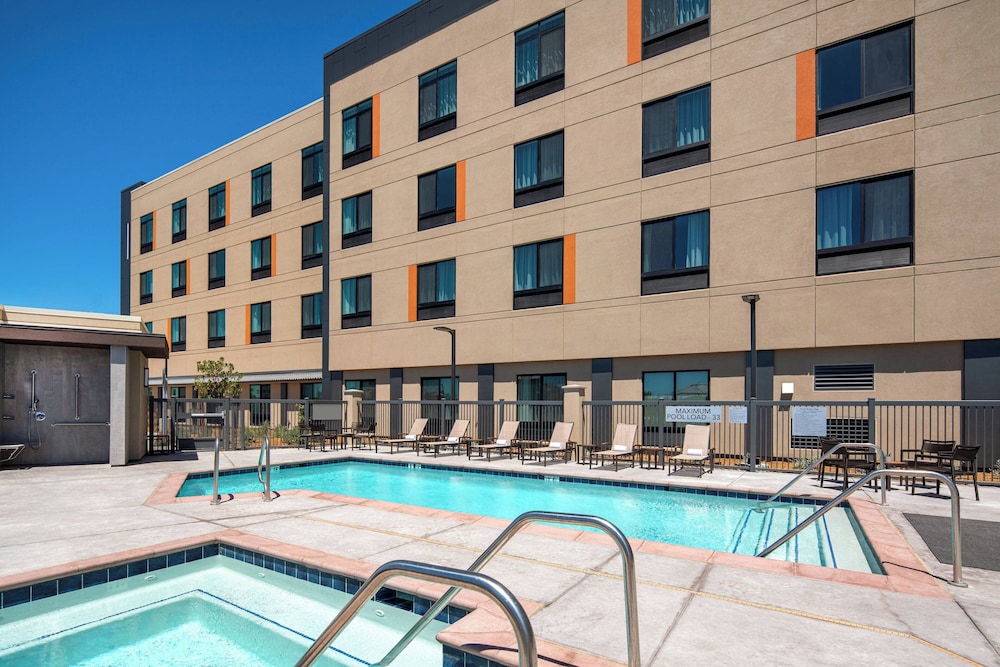 Courtyard by Marriott Petaluma Sonoma County - photo 21