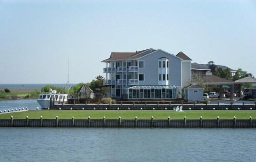 Island Resort - photo 2