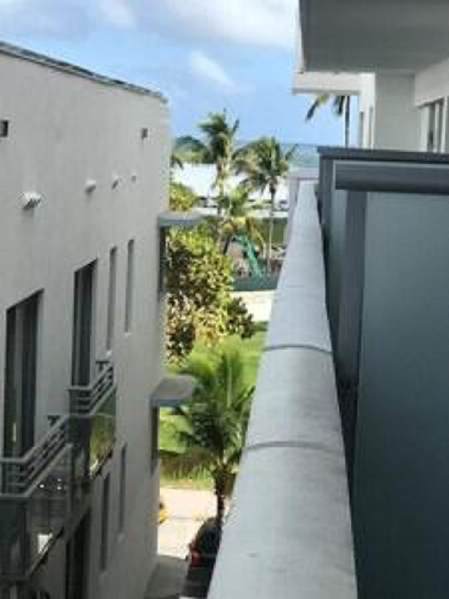 Ocean Drive Studios Beach Front - photo 17