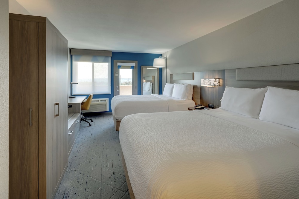 Holiday Inn Express Hotel & Suites Branson 76 Central by IHG - photo 25