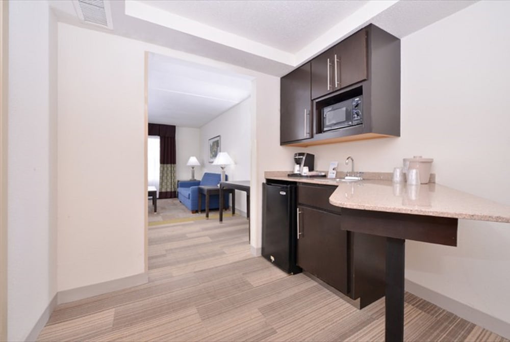 Holiday Inn Express Hotel & Suites Mooresville Lake Norman by IHG - photo 19