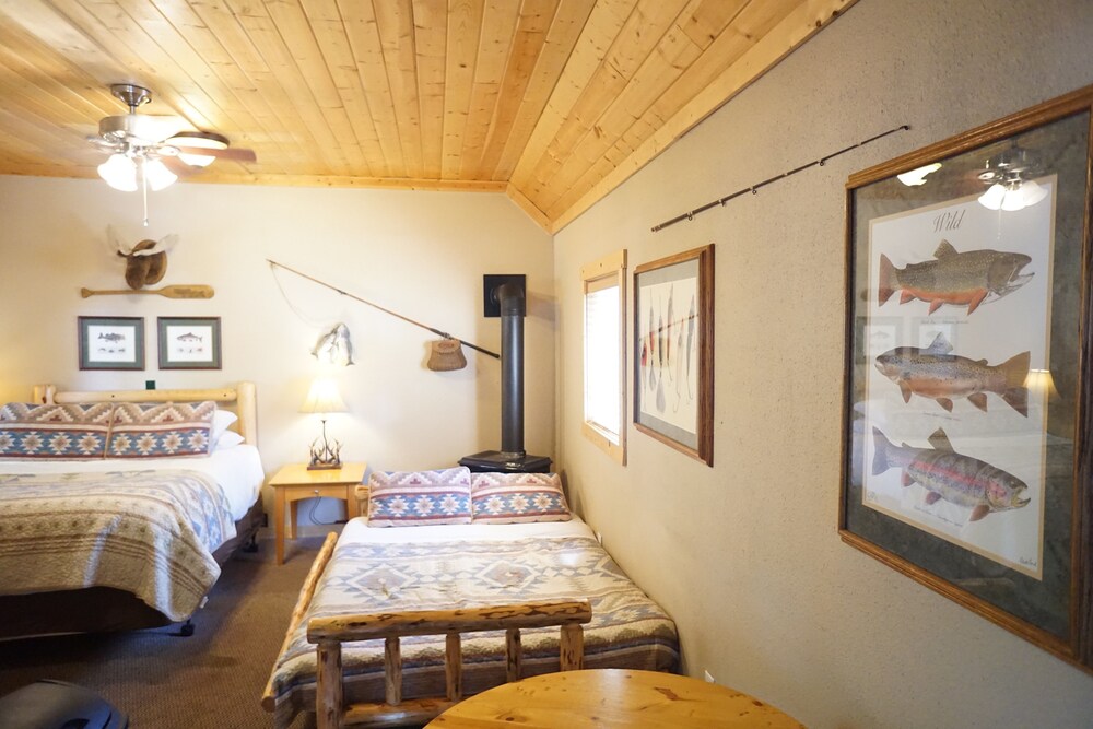 Shaver Lake Village Hotel - photo 35