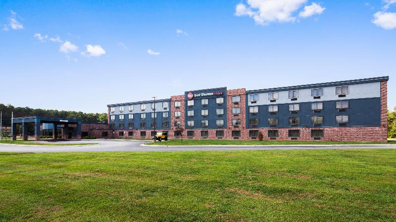 Rodeway Inn - carbon neutral hotel in Portage