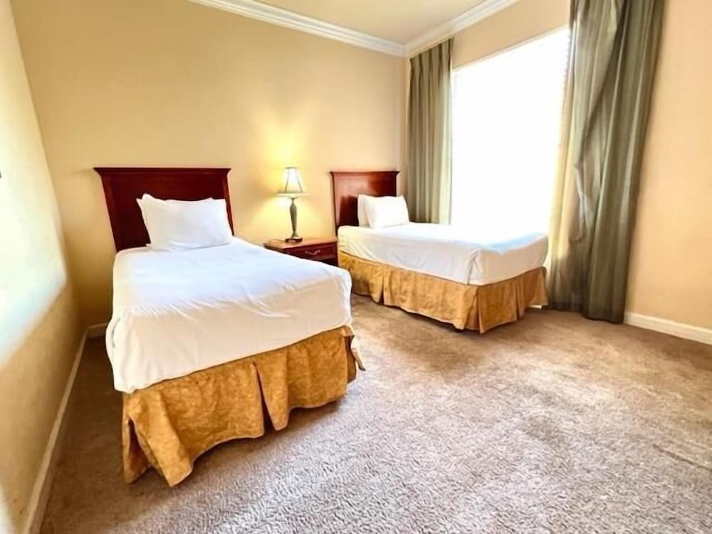 3 Bed 2 Bath Condo Tuscana Resort 3 Bedroom Condo by RedAwning - photo 7