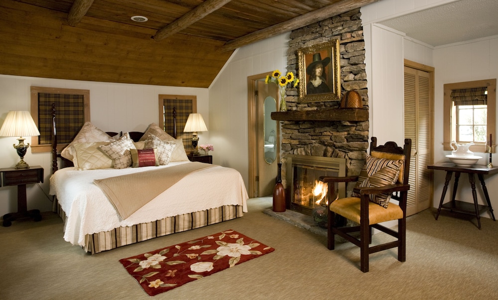 1906 Pine Crest Inn - photo 6