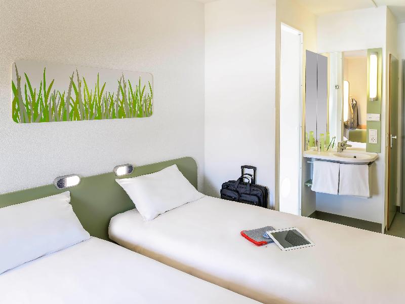 ibis budget Dommartin les Cuiseaux — 4-Star Luxury Hotel in Macon, France