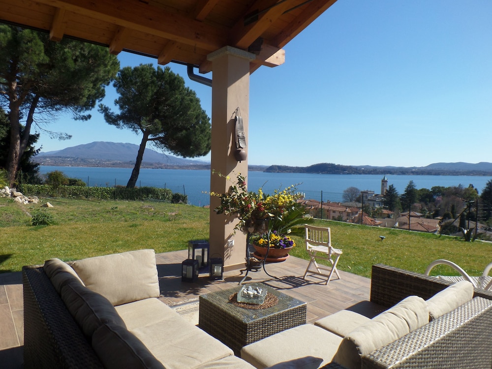 La Briciola — 4-Star Luxury Hotel in Lesa, Italy