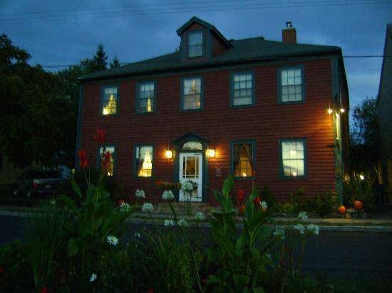 Bailey House — 4-Star Luxury Hotel in Digby, Canada