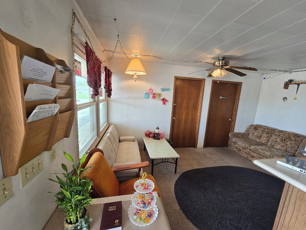 Oyo Sandman Inn - photo 9