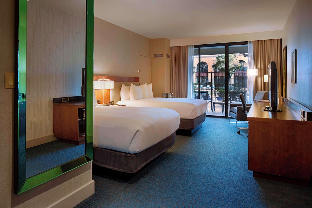Doubletree by Hilton Newark Fremont - photo 17